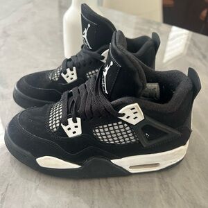 Jordan retro 4  white thunder Kids Black and White Sneakers